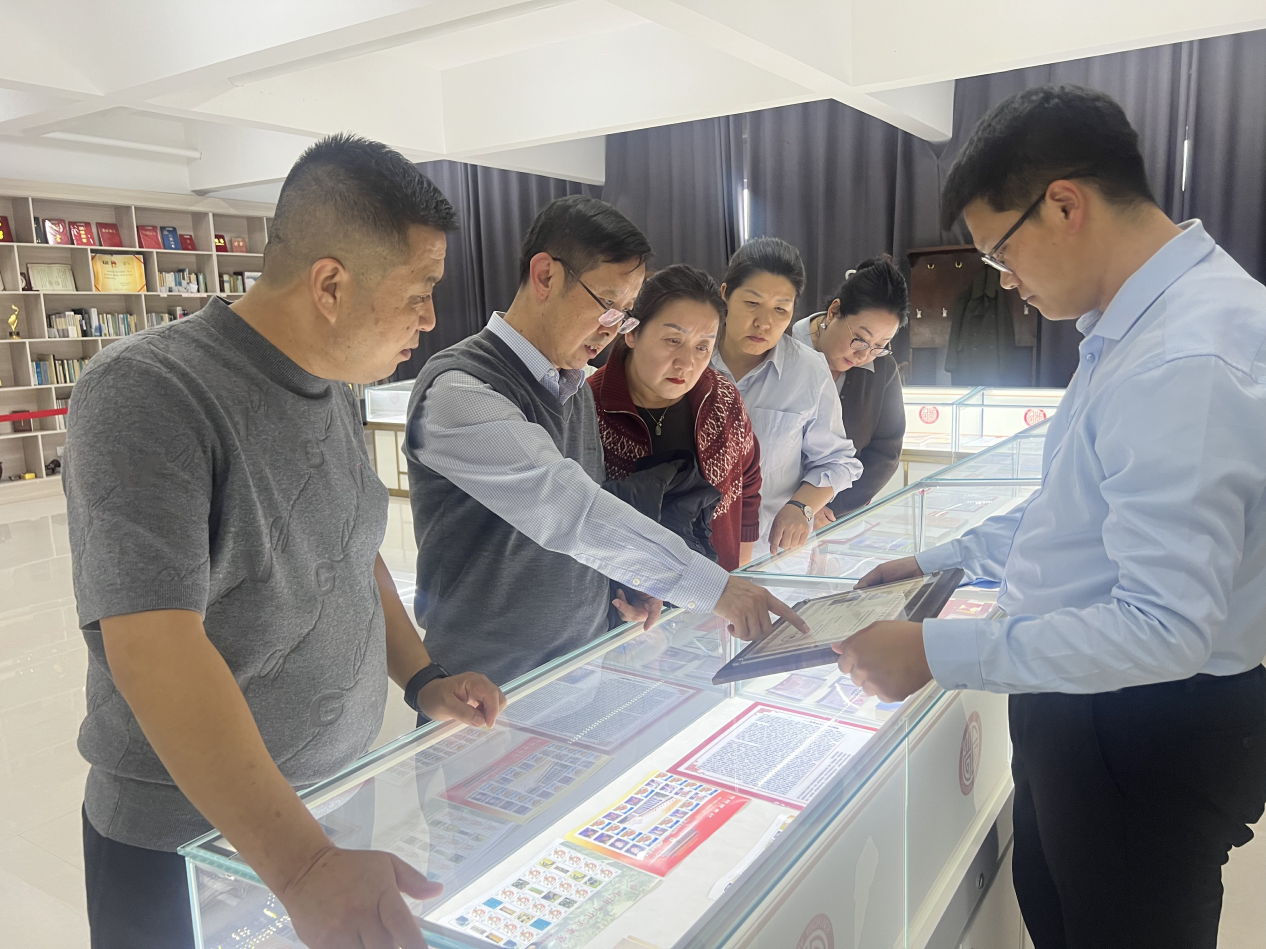 我校管理學院赴巴林右旗檔案史志館考察學習推進校館創新合作